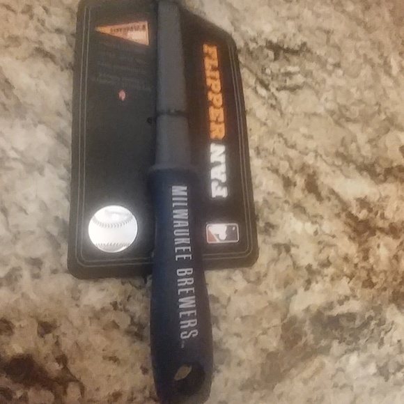 MILWAUKEE BREWERS FLIPPER FAN NEW - Picture 2 of 5